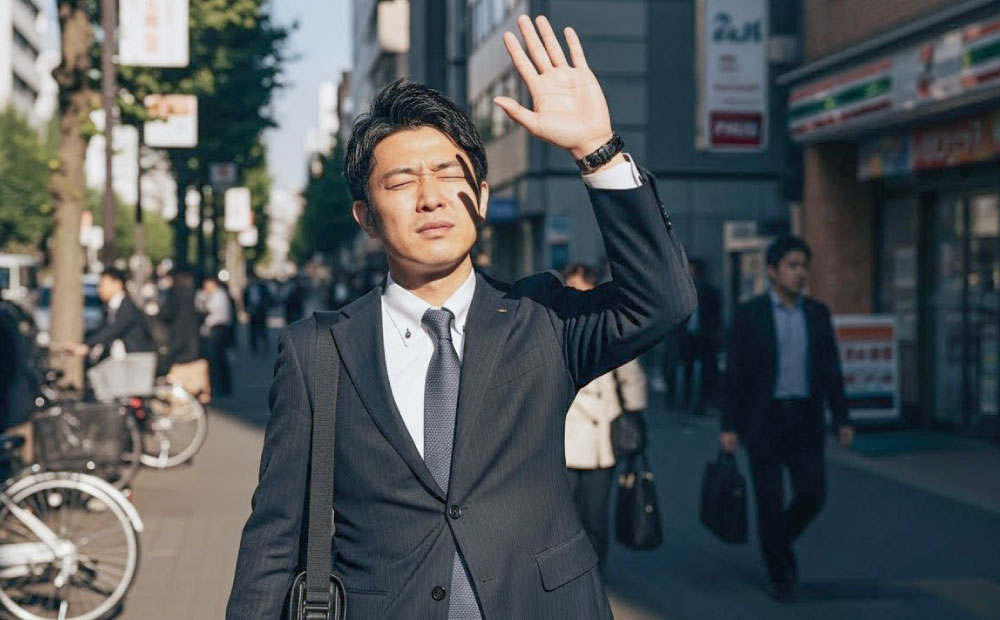 男のスキンケアは気持ち悪い_太陽がまぶしい男性
