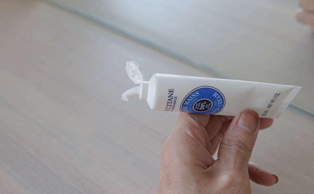 ロクシタン-シア-ハンドクリームのレビュー_弾力のあるクリーム