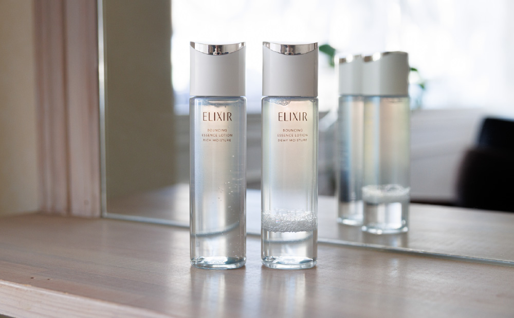 エリクシール リフトモイスト ローション【みずみずしい】【しっとり】違い